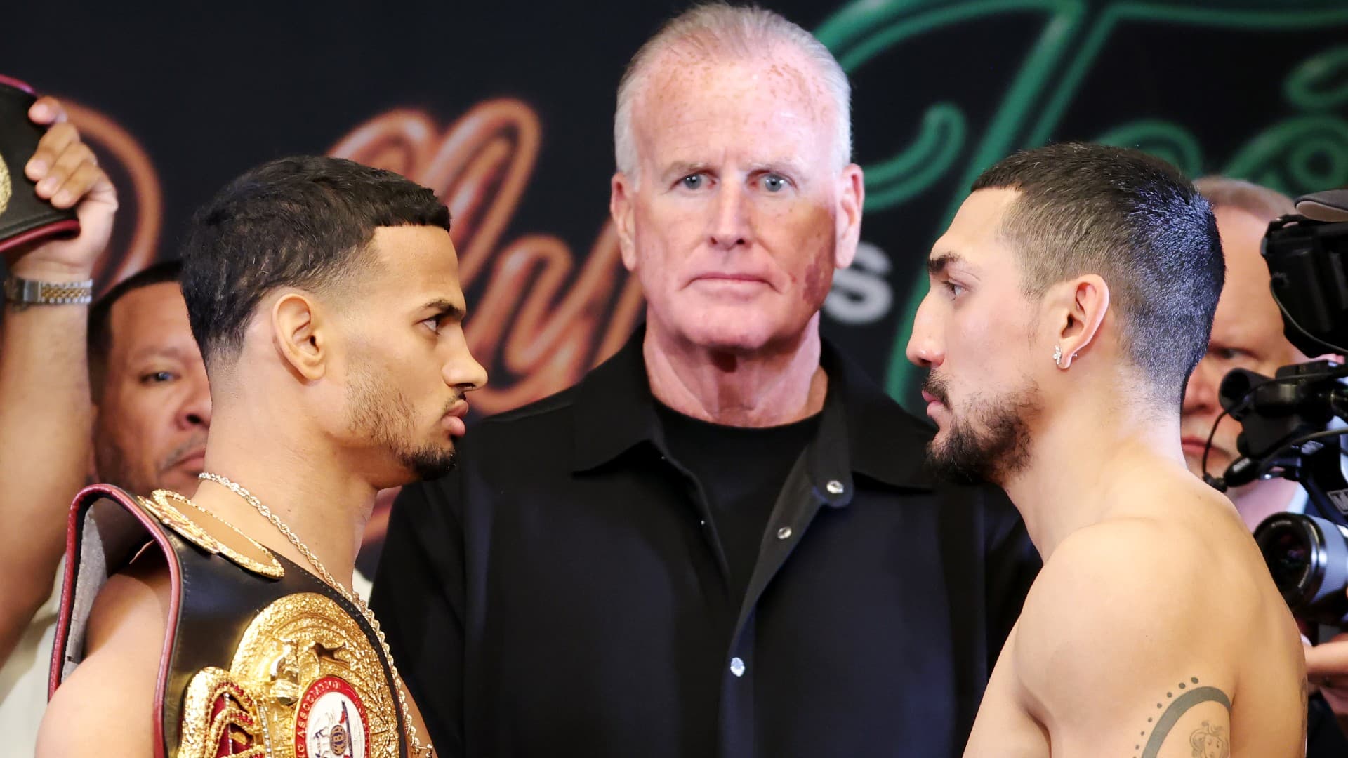 Romero Defends WBA Belt vs. Teofimo Lopez in Vegas