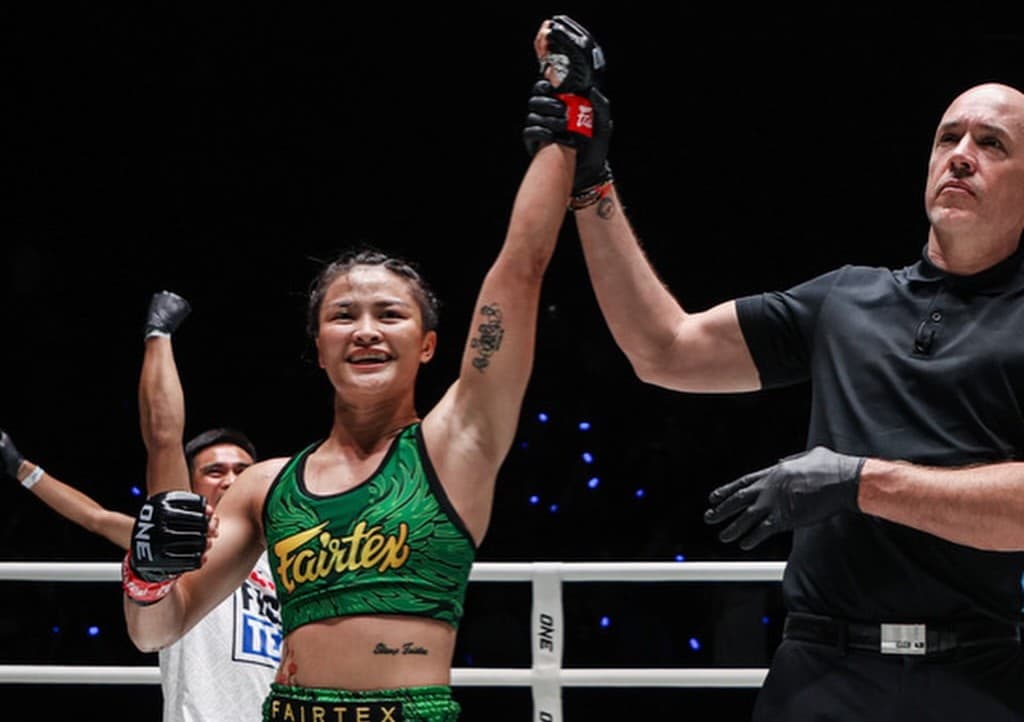 Stamp Fairtex Edges Selina Flores by Split Decision at ONE