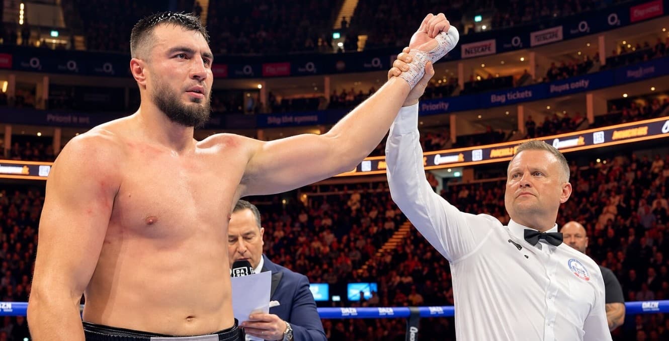 Jalolov Drops Dacres, Wins Wide Decision in London