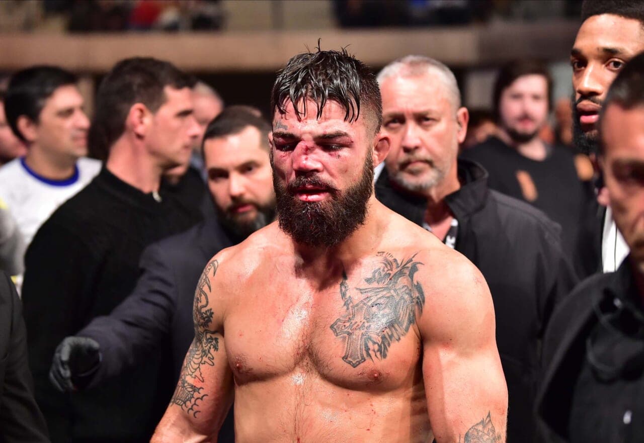 Mike Perry Dislocates Shoulder, Falls to Jenkins in Rd 1