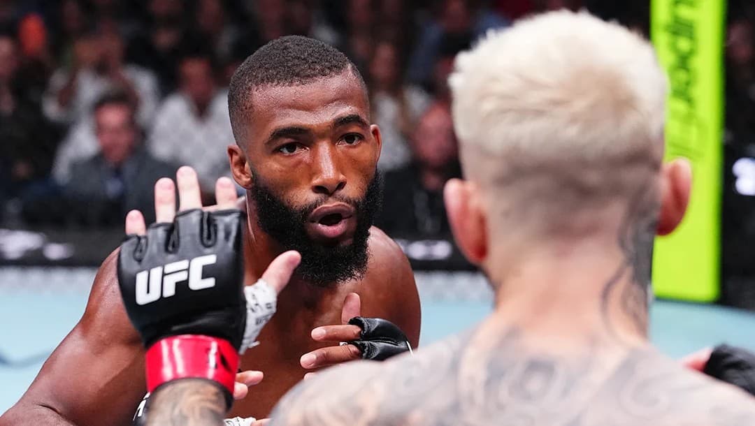 Parnasse Cracks Lightweight Top 10 After Hooker KO