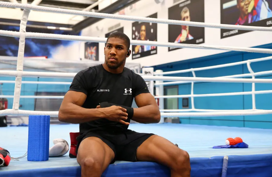 Joshua Keeps Ben Davison, Team Usyk Ties for Fury Camp