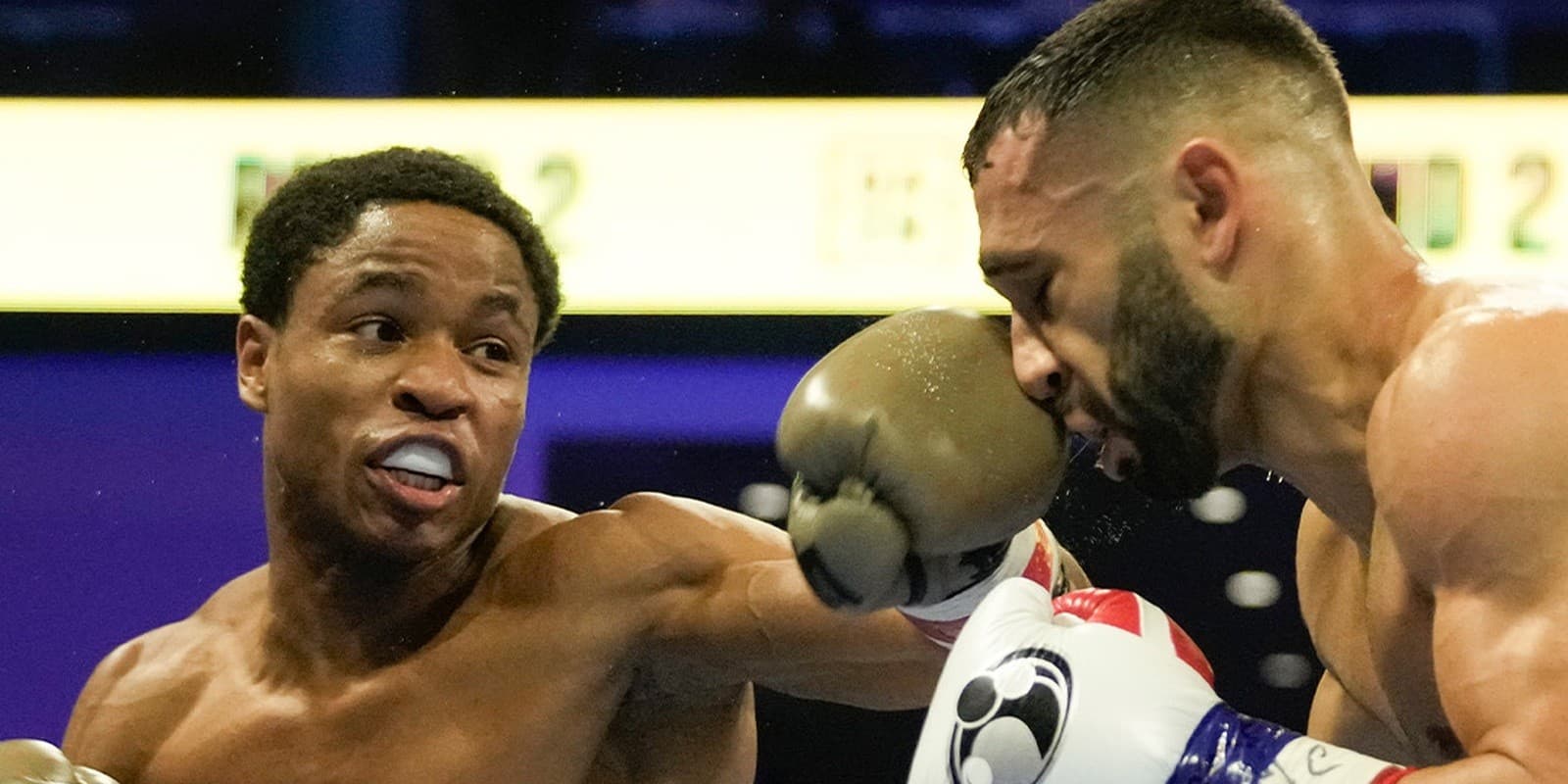 Floyd Schofield Outlasts Bahdi, Wins Vacant WBA Title